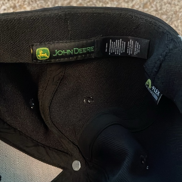 Black Men’s Flex Fit John Deere Hat - Picture 3 of 6